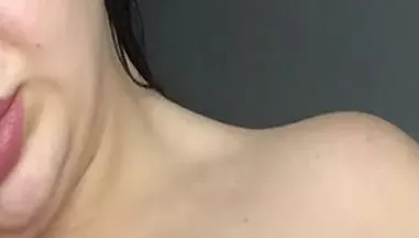 Poster: Fans Clip Miabigtits Trying super hard to make watermelon juice between my huge tits haha x - 21-08-2021 -  onlyfans